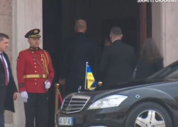 FOTO LAJM/ Rama pret në Kryeministri Presidentin Zelenski, nis takimi “kokë më kokë”