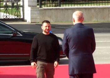 VIDEO! Rama & Zelensky presin liderët që marrin pjesë në Samitin e Ukrainës