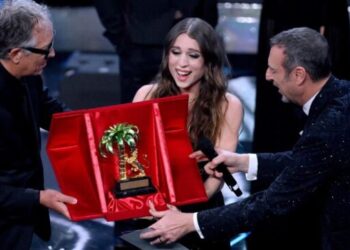 Sanremo 2024, pas 10 vitesh fiton një grua. Triumfon ”vajza e artit”, Angelina Mango