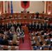 PS heq nga rendi i ditës ‘bastet online’, ‘Rithemelimi” dhunë ndaj Gardës, Kuvendi miraton ligjet dhe ‘rrëzon’ Bashën