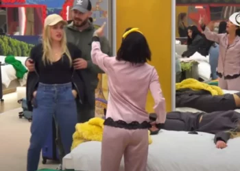 VIDEO/ “Mbahesh pas brekëve të tij”, Roza debat të fortë me Heidin dhe Romeon: Fut kokën poshtë fustanit të grave