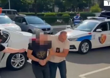 “Thuaji JO drogës”/ Rrëfimi i Klajdit, përdoruesit të heroinës për 20 vite që u kthye në bashkëpunëtor të policisë: O do pastrohet vendi, o s’ka!