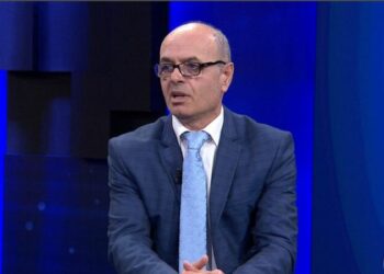 Deputeti i PS: Shqipëria, vendi më euroatlantik në rajon. Ja si mund të funksionojë bashkëprodhimi i armatimeve me Ukrainën