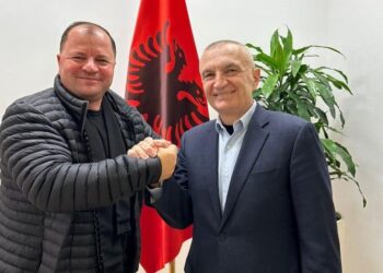 Iku sërish nga Berisha, Lefteri, një përforcim i fuqishëm për Ilir Metën: Tribun i vërtetë popullor