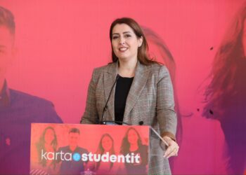 Karta e Studentit, firmoset marrëveshja në Elbasan, Manastirliu: Shërbime me tarifa të reduktuara për studentët
