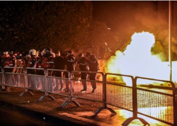 “Flakadanë, molotovë e kapsolla”, arrestohen katër nga protestuesit e Rithemelimit