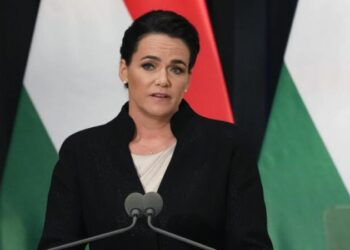 Presidentja e Hungarisë jep dorëheqjen pas protestave: Miratoi faljen e të dënuarit për abuzim me fëmijët