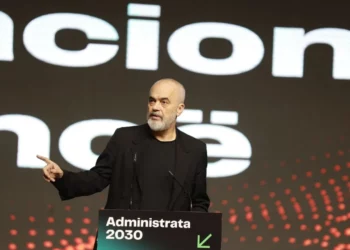 “Administrata, faktor kyç i integrimit në BE”/ Rama: I kemi rritur dhe do t’i rrisim sërish pagat, por duhet…!