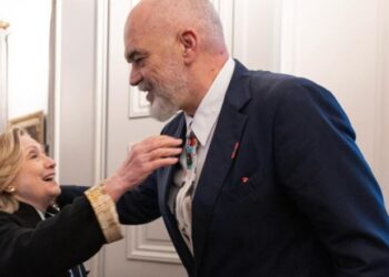 FOTO/ Rama në Mynih takon Hillary Clinton: Me miken e madhe të Shqipërisë dhe Kosovës
