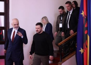 FOTOT/ Largohet Zelensky, Rama pas samitit për Ukrainën në Tiranë: Një ditë e paharrueshme