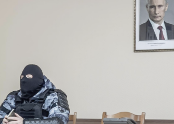 Ndërron jetë një tjetër kritik i Putinit, u bë i famshëm për imazhet e jetës së përditshme në Rusi