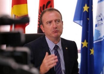 Taravari i bashkohet opozitës në RMV, pro koalicionit me partitë shqiptare