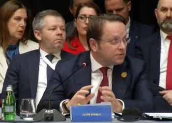 “Përfitimet që sjell integrimi pa qenë pjesë e BE”, Varhelyi thirrje partnerëve: Na jepni 6 mld euro shtesë për infrastrukturën