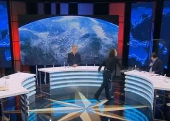 VIDEO/ “Moj motër ule zërin”, degradon debati në studio, Laert Vasili i hedh ujë sekretarit të OMONIA-s