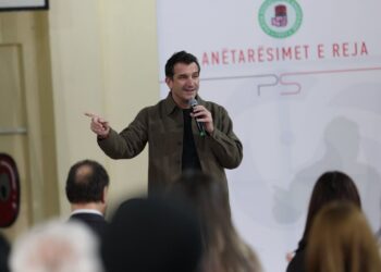 Veliaj: Ata protestojnë për të shkatërruar, ne mblidhemi për të ndërtuar. PD vetëm nxjerr njerëz nga shtëpia si në Big Brother