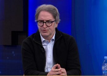 Deputeti demokrat: Turp që Basha thotë jam PD. Berisha lider i padiskutueshëm, vulën e ka një grup që s’ekziston