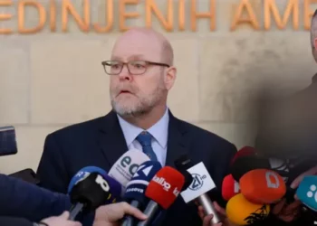 Përplasja për dinarin serb në Kosovë, ambasadori i SHBA: Duhet të dialogohet mënyra e zbatimit të rregullores së BQK