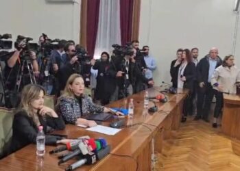 VIDEO/ “Ju ka hyrë lepuri në bark”, tension në mbledhjen e Byrosë së Kuvendit, socialistët largohen nga salla