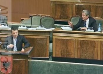 “Berisha më shau me libër shtëpie”, Balla: I thashë vetëm ‘a mbush’, më përjashtuan 15 ditë…