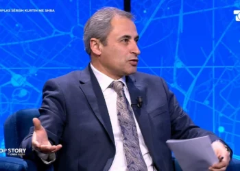 “Kurti ishte kundër”, ish-ambasadori me deklaratë të fortë: Të huajt caktuan simbolet dhe datën e pavarësisë në Kosovë