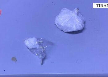 Kapet me lëndë narkotike, arrestohet 43-vjeçari. Sekuestrohen shuma parash