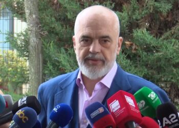 Rama injoron akuzat e Ahmetajt, flet në prag të Asamblesë: Fjala ‘ndëshkim’ nuk i shkon familjes tonë…