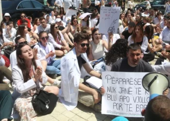 Punësimi i detyruar për mjekët e rinj, zbardhet vendimi i plotë i Gjykatës Kushtetuese