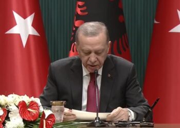 “Do vijojmë investimet në Shqipëri”, Erdogan-Ramës: Pastroni vendin nga “mbetjet gyleniste”