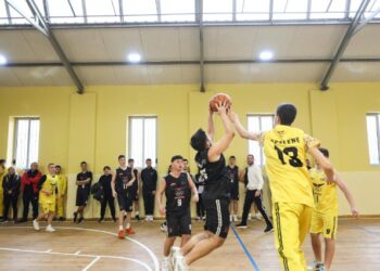 Ambiente të reja sportive në shkollën “Asim Zeneli” në Gjirokastër, Rama: Kushte fantastike për të rinjtë