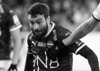 Tragjike/ Ish-futbollisti i njohur ndahet nga jeta në ditën e parë të punës si trajner