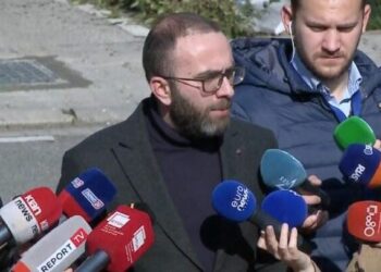 Kaosi në Kuvend, Bardhi: Keqardhje për kolegët që shkuan 1 orë para në seancë…