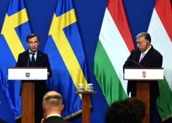 Bombarduesit në këmbim të votës, Orban ‘detyron’ Seudinë për avionët luftarakë