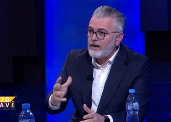 Deputeti i PS: Diaspora mund të votojë përmes postës. Bashkimi i dy grupeve në PD, derisa SPAK-ut të…!