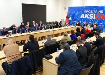 Dy deputetë kërkojnë që Berisha të jetë prezent në protestën e 20 shkurtit: Kush ishte pro dhe ata kundër…!