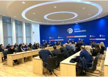 Debatet brenda grupit të Rithemelimit/ “Turp të votojmë për amnistinë penale”, deputetët i kërkojnë llogari Bardhit për ‘Federatën’. Ja përgjigjia