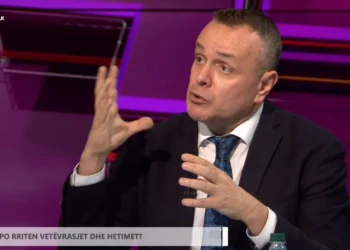 Ka vrasje të inskenuara si vetëvrasje? Eksperti tregon rastin: Fëmija thoshte që mamin e shtyu babai
