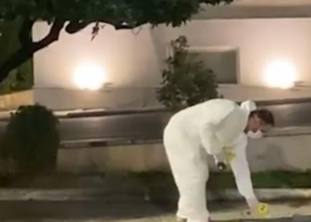 ‘Skenë krimi’ para kryeministrisë, hetuesit mbledhin provat e militantëve të Berishës që sulmuan policinë, mbërrin edhe Balla