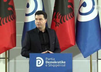 “Kanë humbur busullën”, Basha sulmon Berishën: Lidershipi i vërtetë i PD janë demokratët