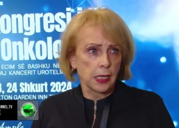 Rritja e rasteve të tumoreve tek të rinjtë, apelojnë mjekët: Riktheni ndalimin e duhanit!