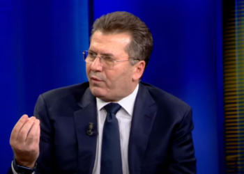 Mediu: Duhet të heqim dorë nga loja me SHBA. Opozita s’duhet të merret me “kush më do e kush s’më do”…!