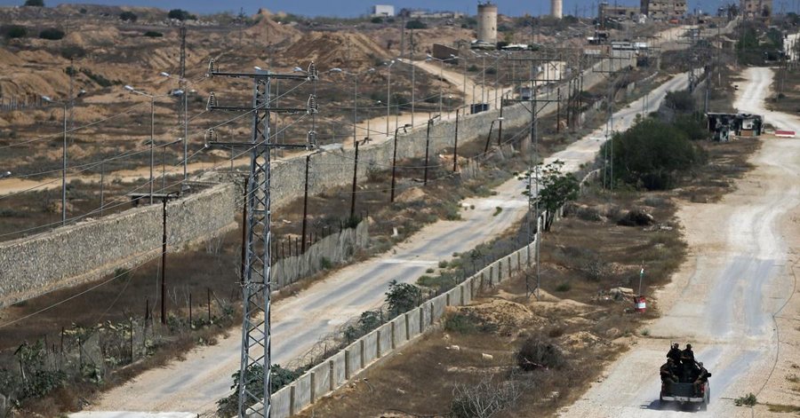 Frika për eksod të palestinezëve, Egjipti po ndërton një gardh me mure të larta në shkretëtirë