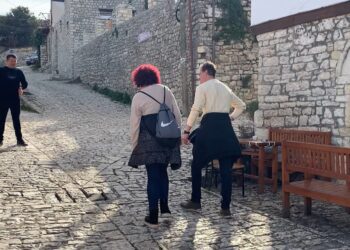 Berati bëhet gati për sezonin turistik/ Qindra biznese hapen pranë kalasë