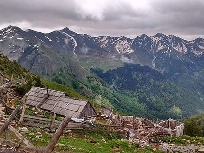 Ishin duke eksploruar natyrën, bllokohen në Bogë 10 turistë, dyshohet për të lënduar