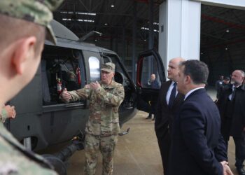 NATO i tregon “dhëmbët” Rusisë nga Kuçova, Peleshi: Më 4 mars, hapim bazën, do demonstrojmë forcën me avionë luftarakë