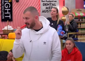 VIDEO/ Kriset marrëdhënia mes Romeos e Rikës! Plas debati: Vajzë pa karakter, je sëmundje…