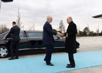 Rama ndan fotot nga takimi me Erdogan: Mikpritje vëllazërore në Ankara