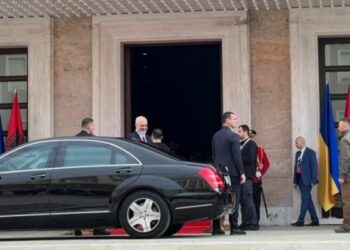 Vizita e Zelenskit në Tiranë tërheq vëmendjen e mediave ndërkombëtare