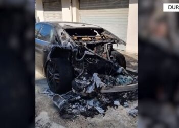 I kishte blerë shtëpi dhe makinë, flet 41-vjeçarja që i dogji mjetin ish të dashurit