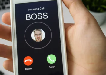 Australia befason me ligjin e ri, dënim për shefat nëse telefonojnë punonjësit pas orarit zyrtar