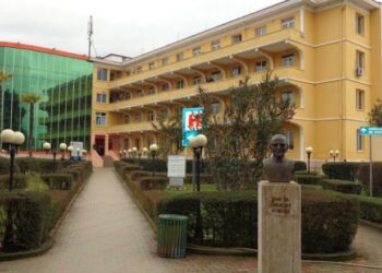 Dy spitale “shkrihen” në një, pacientët e Kavajës nuk udhëtojnë më drejt Tiranës